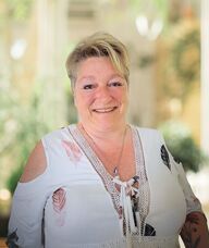 Book an Appointment with Mary Luskey for Therapy - RSW