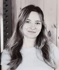 Book an Appointment with Iolanda Drobca for Physiothérapie / Physiotherapy
