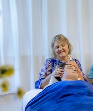 Book an Appointment with Bobbi Kurtz for Ayurveda Head Massage