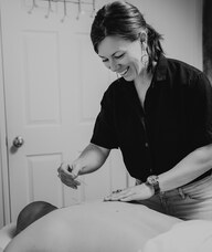 Book an Appointment with Nicole Zuchotzki for Acupuncture